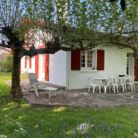 Maison Familiale Avec Jardin A Sare, Au Pied De La Rhune * Sare