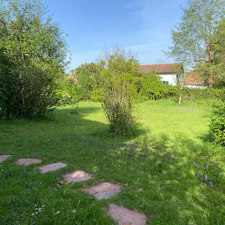 Prázdninový dům Maison Familiale Avec Jardin A Sare, Au Pied De La Rhune Sare