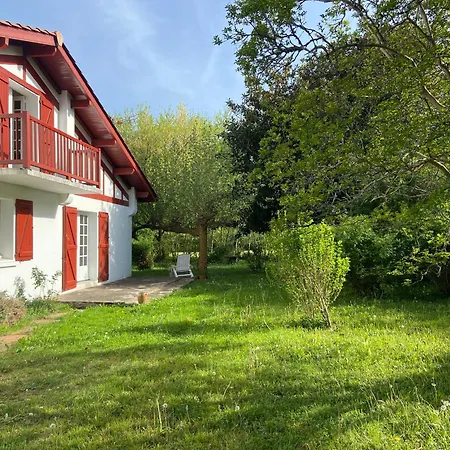 Maison Familiale Avec Jardin A Sare, Au Pied De La Rhune Sare