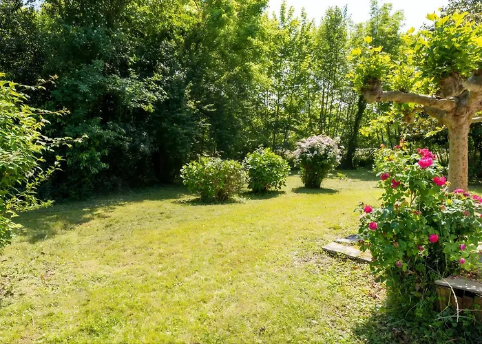Maison Familiale Avec Jardin A Sare, Au Pied De La Rhune *
